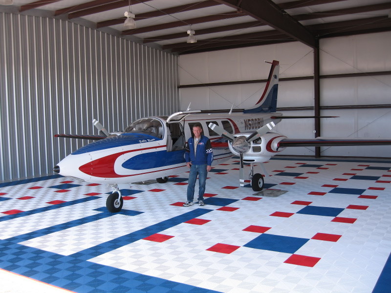 dalles-de-sol-hangar-ribtrax-bleu-blanc-et-rouge-swisstrax