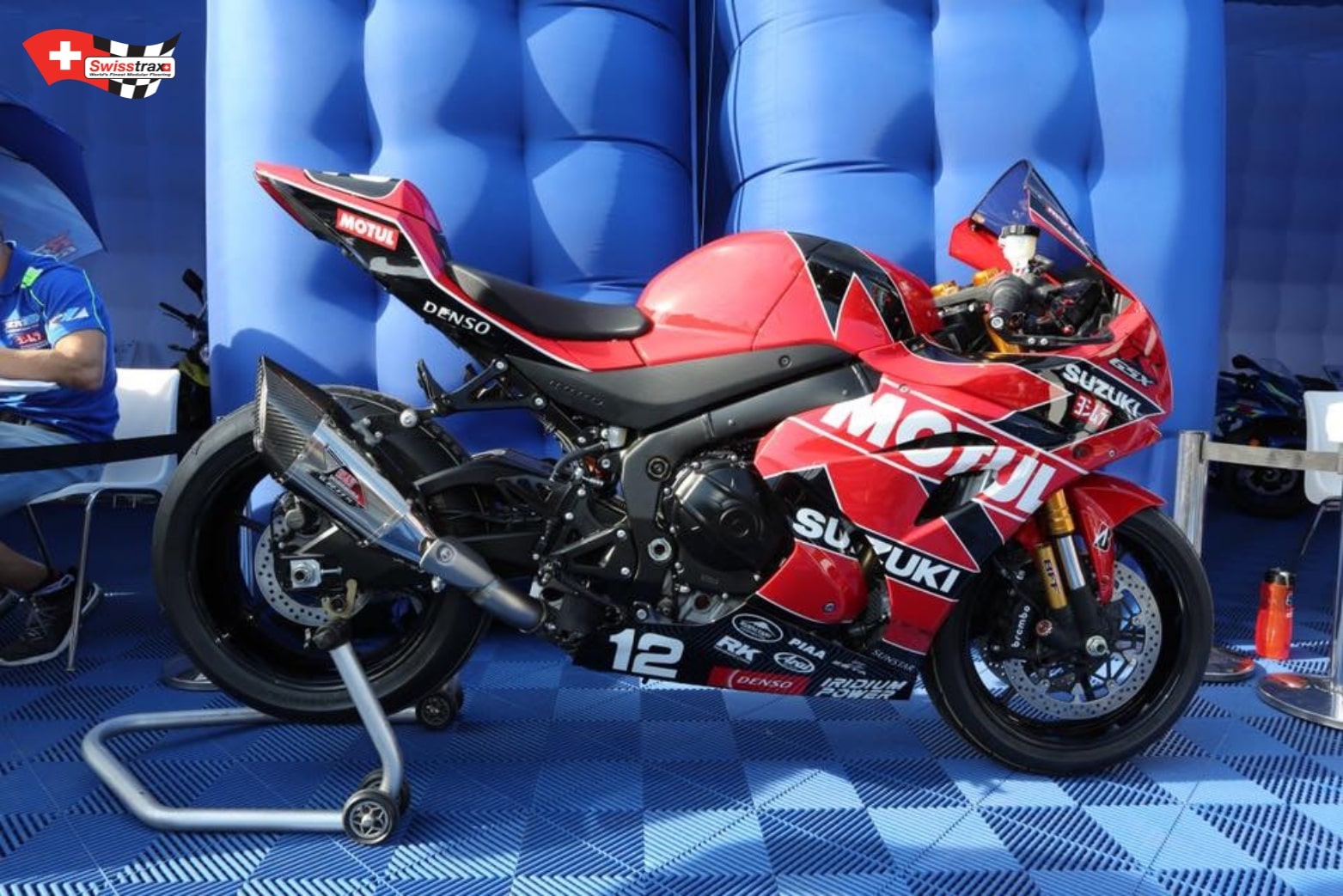 sol-pour-presentation-moto